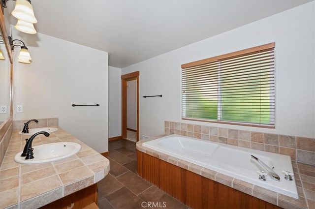 992 Sandalwood, Lake Arrowhead, CA 92352