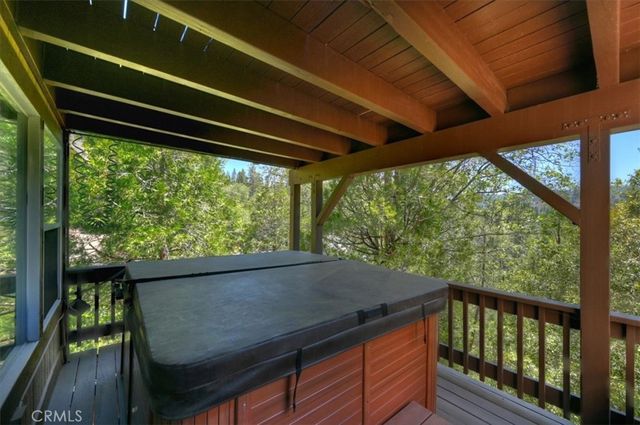 992 Sandalwood, Lake Arrowhead, CA 92352