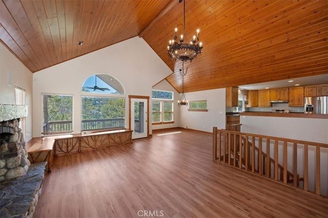 992 Sandalwood, Lake Arrowhead, CA 92352