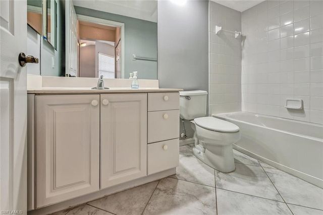 6812 Satinleaf RD S # 202, Naples, FL 34109