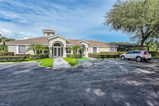 6812 Satinleaf RD S # 202, Naples, FL 34109