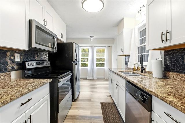 80 Stagecoach Circle, Stockbridge, GA 30281