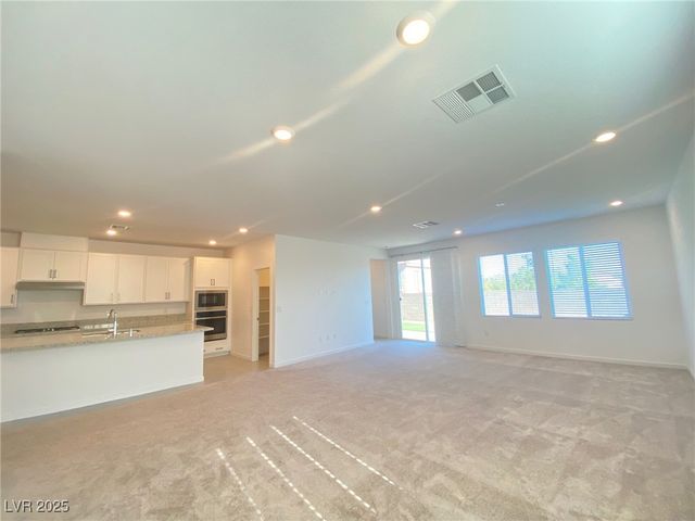 8668 Bench Street, Las Vegas, NV 89139