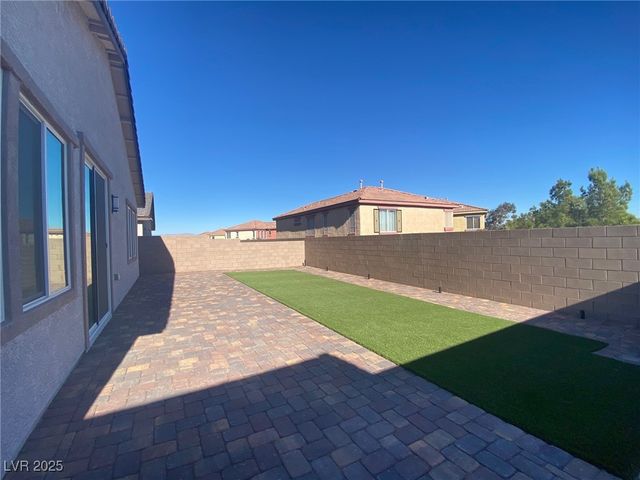 8668 Bench Street, Las Vegas, NV 89139