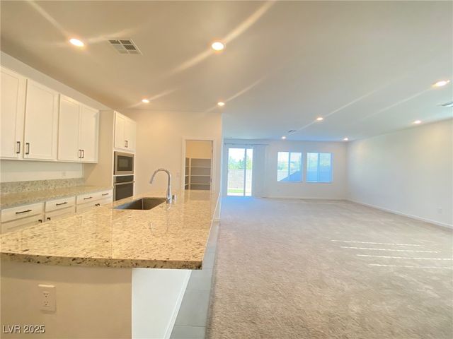 8668 Bench Street, Las Vegas, NV 89139