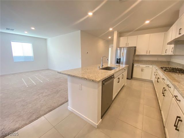 8668 Bench Street, Las Vegas, NV 89139