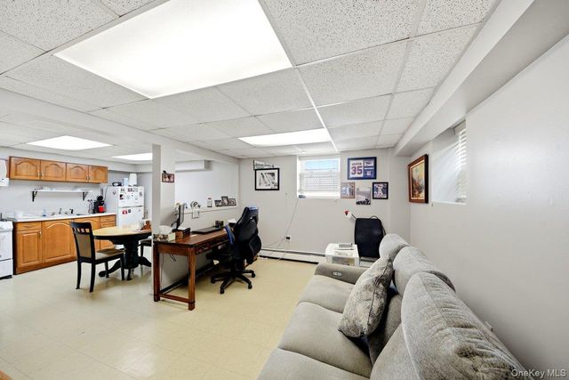 195 Graff Avenue, Bronx, NY 10465