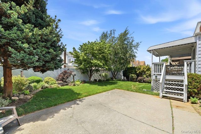 195 Graff Avenue, Bronx, NY 10465