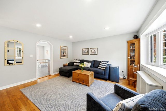 195 Graff Avenue, Bronx, NY 10465