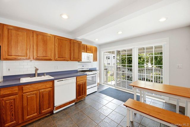 195 Graff Avenue, Bronx, NY 10465