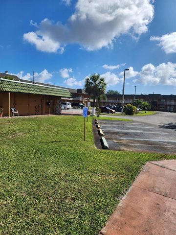 291 NW 177th St C-120, Miami Gardens, FL 33169