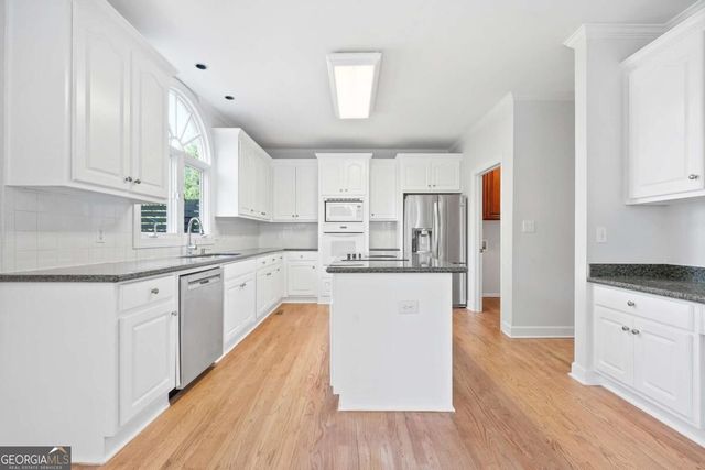 1810 Sunset Harbour Pointe, Lawrenceville, GA 30043