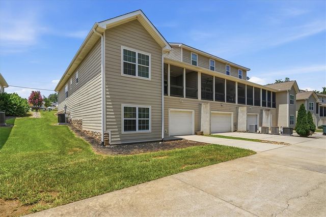 523 E Perkins Creek Road, Seneca, SC 29678