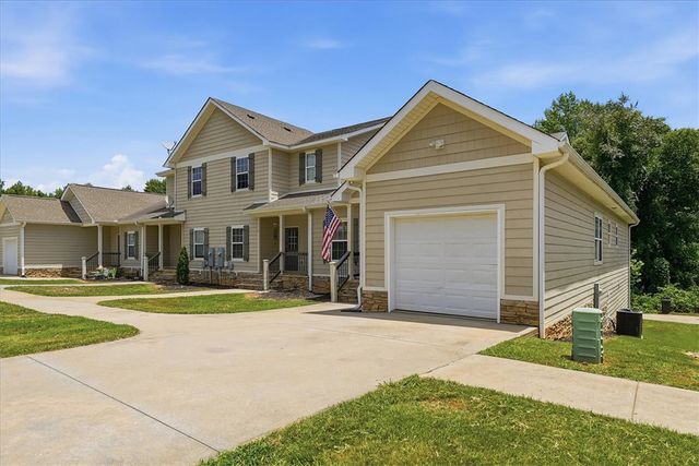 523 E Perkins Creek Road, Seneca, SC 29678