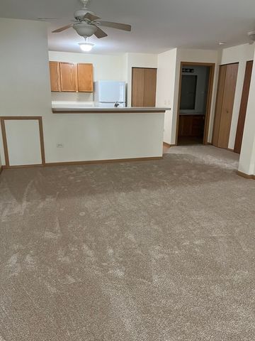 903 Silverstone Drive 903, Carpentersville, IL 60110