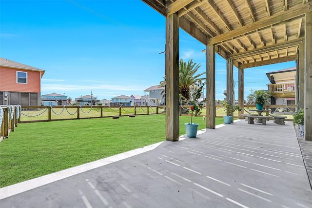 2418 Sand Crab, Port Bolivar, TX 77650