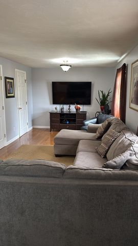 1 Clegg St, Worcester, MA 01603