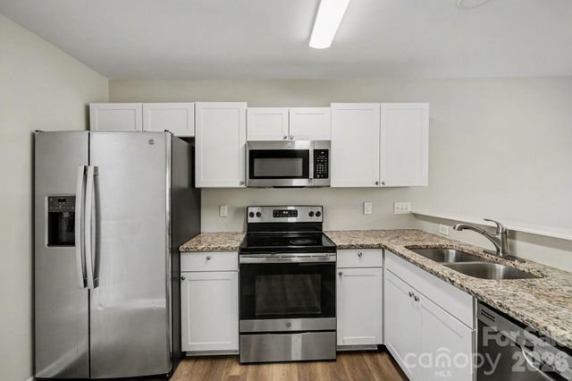 2418 S Cairns Mill Court, Charlotte, NC 28269