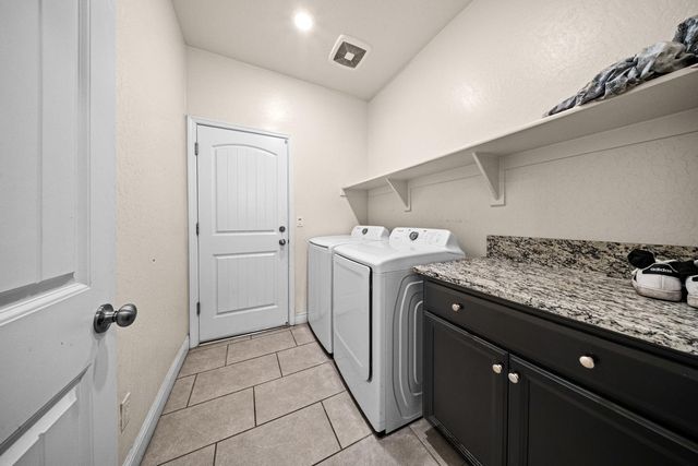 1637 N State Street, Fresno, CA 93722
