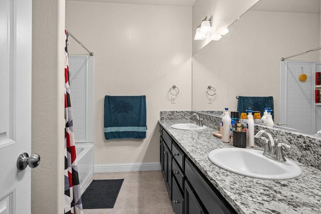 1637 N State Street, Fresno, CA 93722