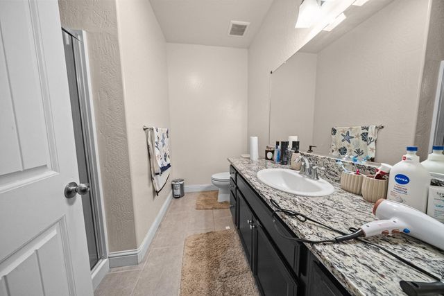 1637 N State Street, Fresno, CA 93722