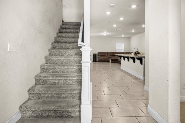 1637 N State Street, Fresno, CA 93722