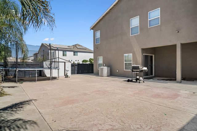 1637 N State Street, Fresno, CA 93722