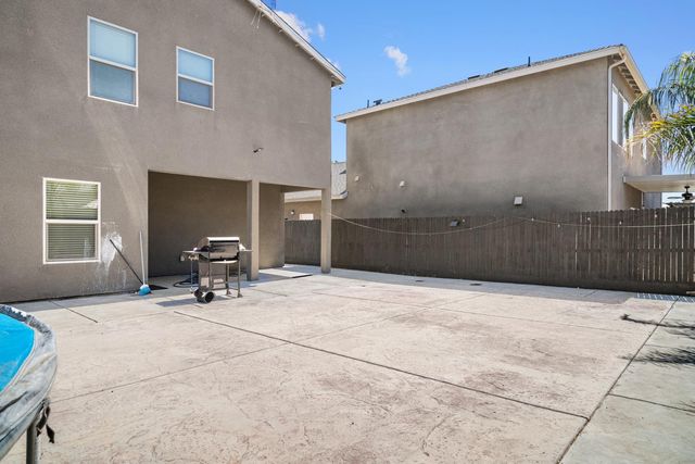 1637 N State Street, Fresno, CA 93722