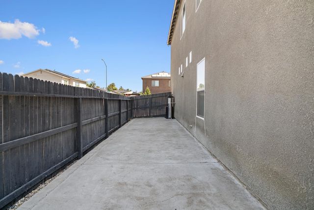 1637 N State Street, Fresno, CA 93722
