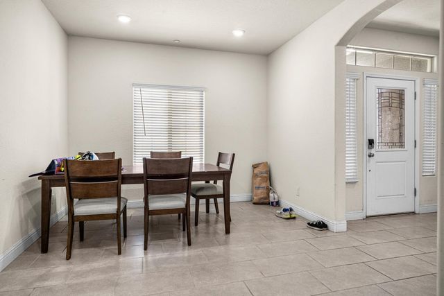 1637 N State Street, Fresno, CA 93722