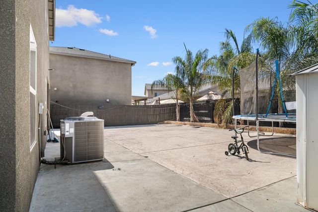 1637 N State Street, Fresno, CA 93722