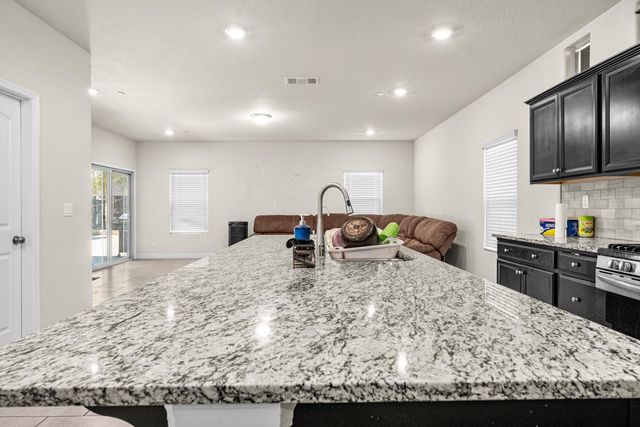 1637 N State Street, Fresno, CA 93722