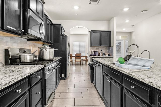 1637 N State Street, Fresno, CA 93722