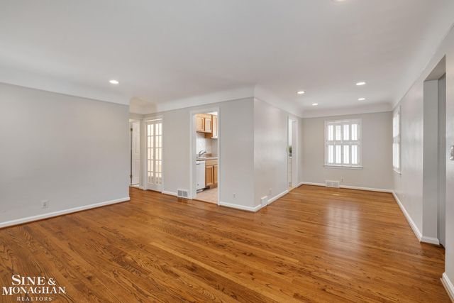 418 Hillcrest Avenue, Grosse Pointe Farms, MI 48236