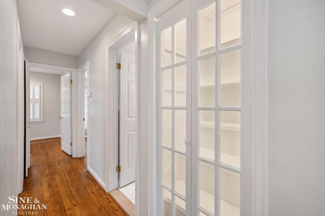 418 Hillcrest Avenue, Grosse Pointe Farms, MI 48236