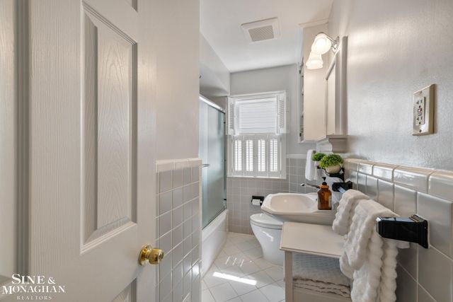 418 Hillcrest Avenue, Grosse Pointe Farms, MI 48236