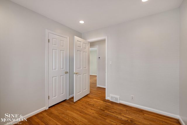 418 Hillcrest Avenue, Grosse Pointe Farms, MI 48236