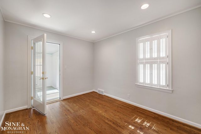 418 Hillcrest Avenue, Grosse Pointe Farms, MI 48236