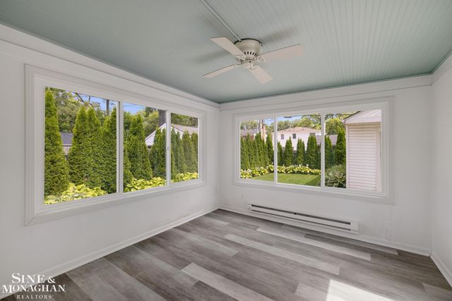 418 Hillcrest Avenue, Grosse Pointe Farms, MI 48236
