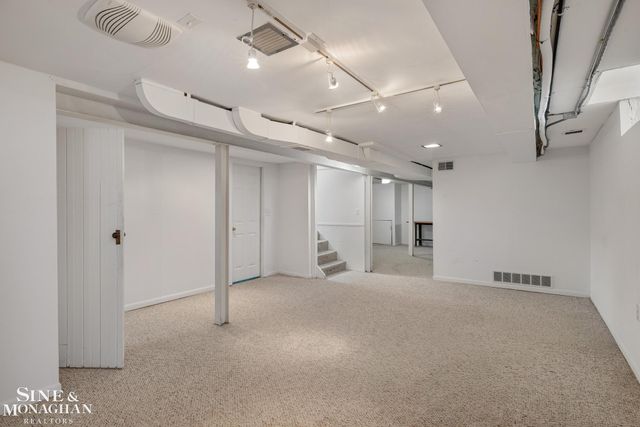 418 Hillcrest Avenue, Grosse Pointe Farms, MI 48236