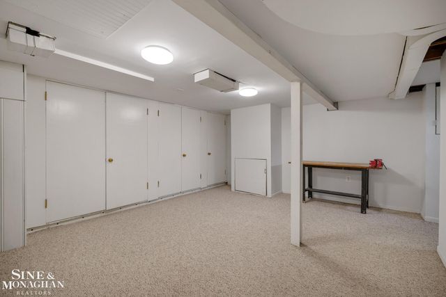 418 Hillcrest Avenue, Grosse Pointe Farms, MI 48236