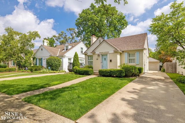 418 Hillcrest Avenue, Grosse Pointe Farms, MI 48236
