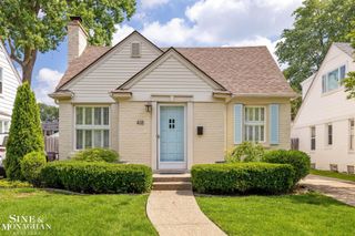 418 Hillcrest Avenue, Grosse Pointe Farms, MI 48236