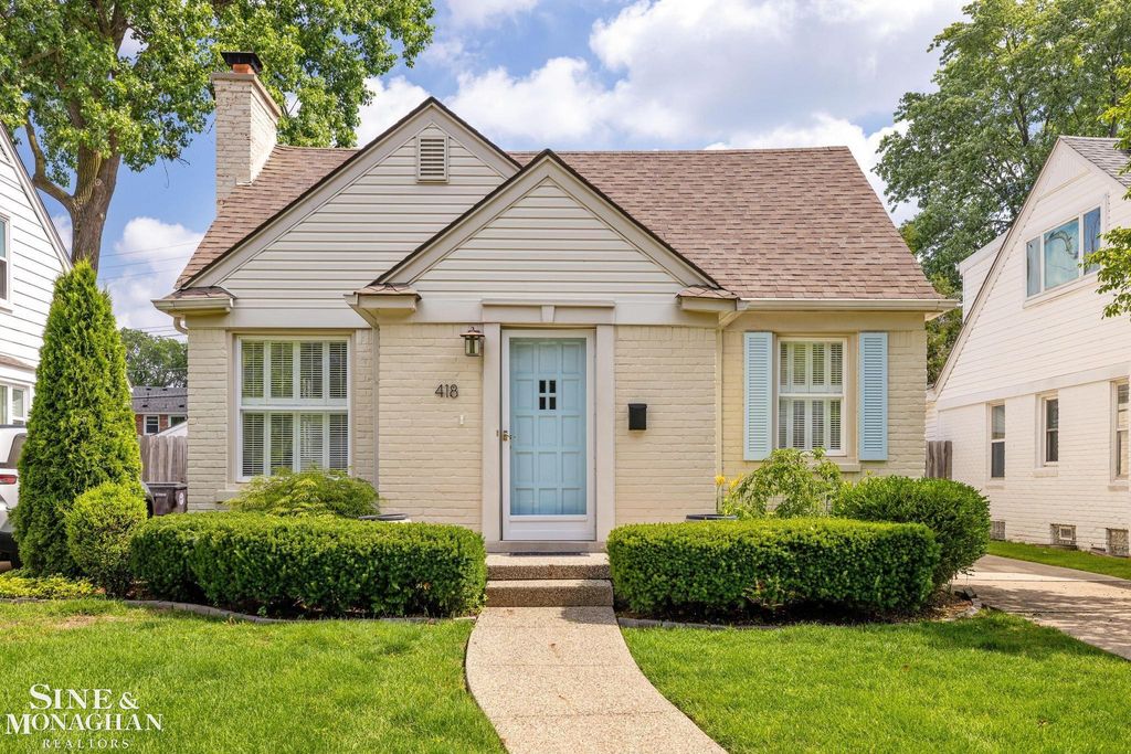 418 Hillcrest Avenue, Grosse Pointe Farms, MI 48236