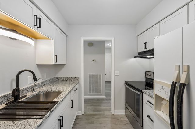 679 Frankfort Dr, Hermitage, TN 37076