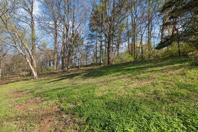 679 Frankfort Dr, Hermitage, TN 37076