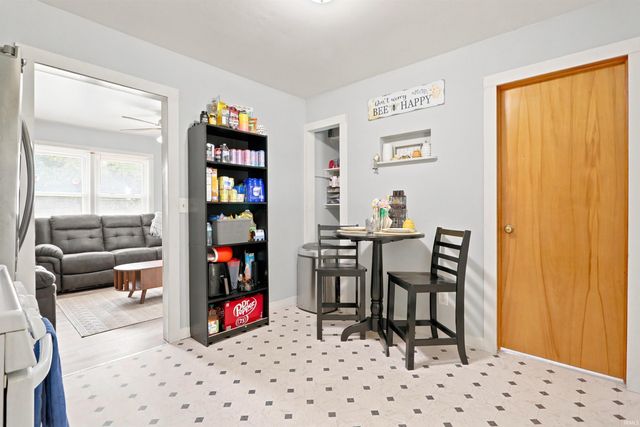 1631 S Boeke Road, Evansville, IN 47714