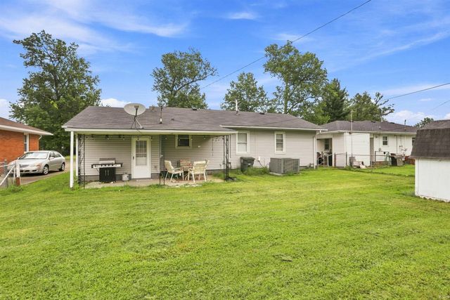 1631 S Boeke Road, Evansville, IN 47714