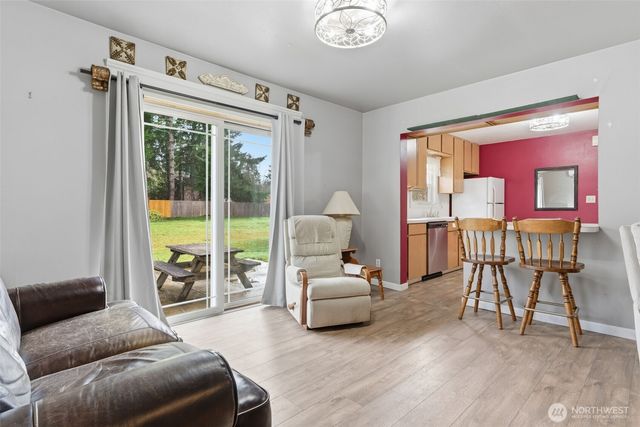 403 Queen Avenue, Pe Ell, WA 98572