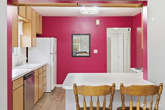 403 Queen Avenue, Pe Ell, WA 98572